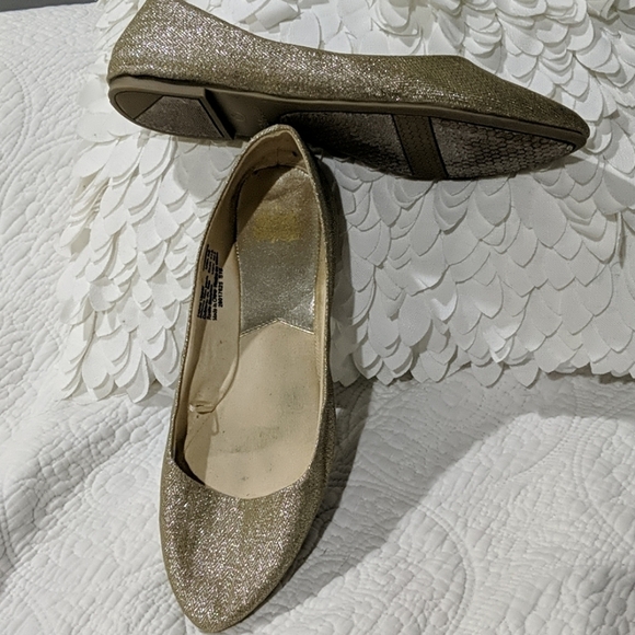 Gold shimmer flats - Picture 3 of 4